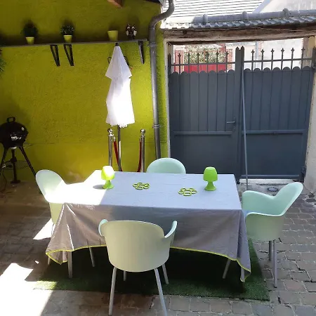 Holiday home Maison Bulles De Bonheur